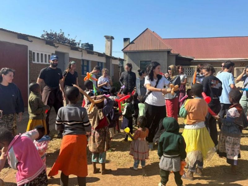Campo di volontariato, “il modo perfetto per conoscere l’Africa”
