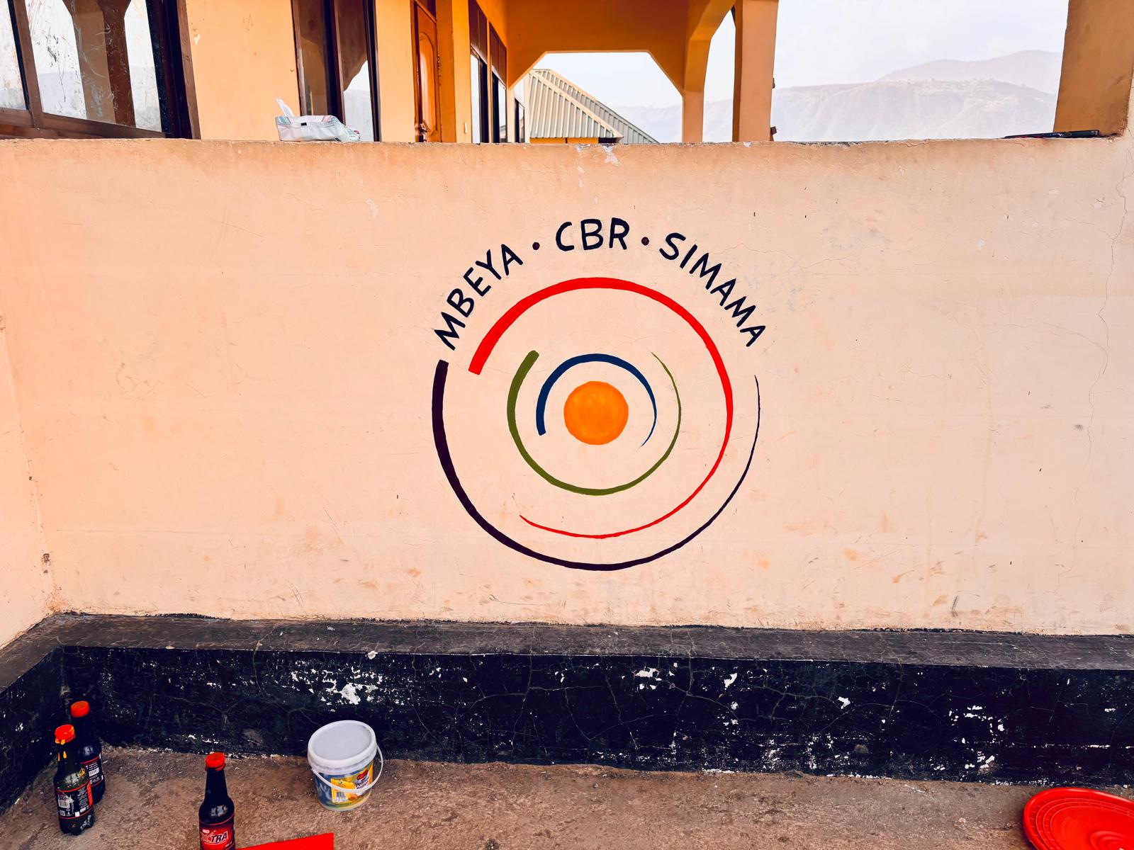 Supporto ai minori con disabilità e parte del programma di Riabilitazione su base comunitaria (CCBR) a Mbeya e Dar es Salaam in Tanzania.